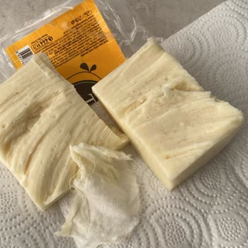 Boyacıoğulları Ömür Süt Ürünleri Kaşar Peynirinin İçinden Bez Parçası Çıktı!