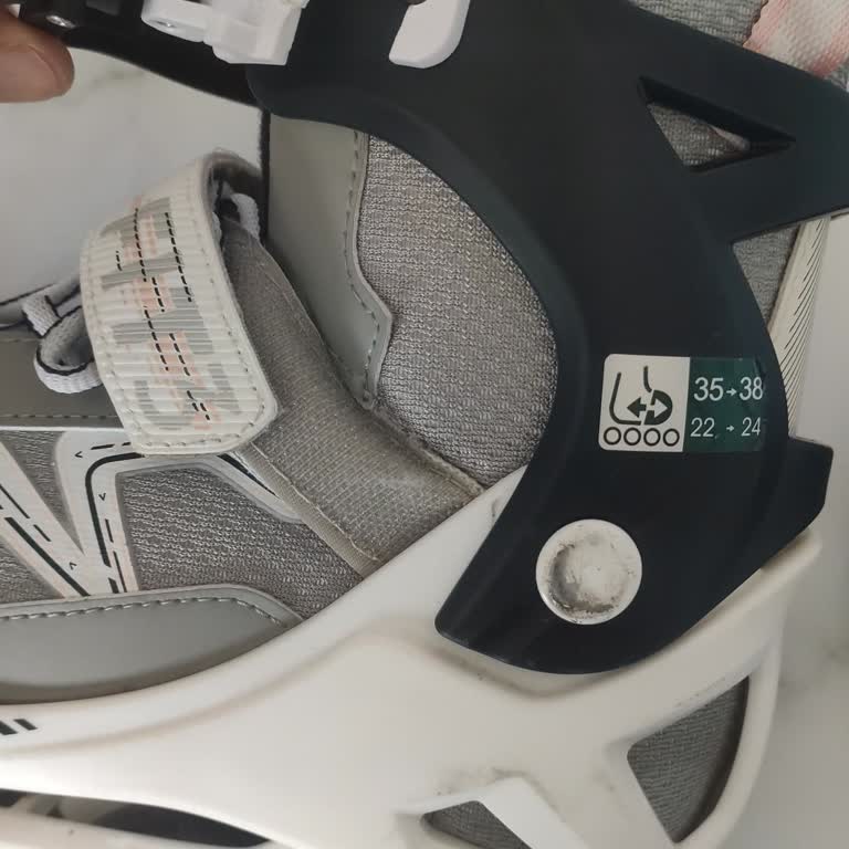 Oxelo Skates' Clip Broke in Less Than a Month, Decathlon Refuses to Provide Support