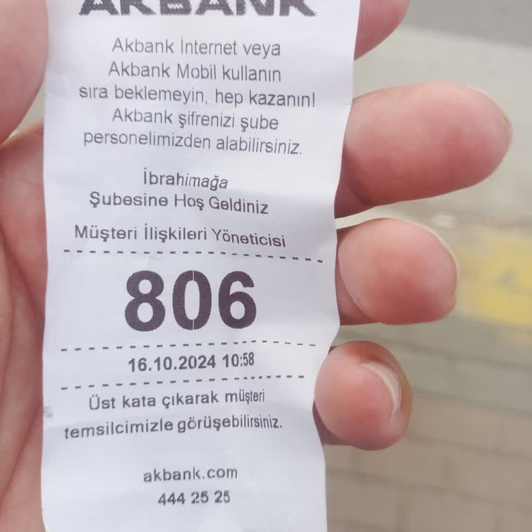 Akbank Banka Şubesinde Keyfi İş Seçimi Ve Müşteri Mağduriyeti