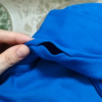 LCW Tracksuit Arrived with a Tear, Overall Quality Has Dropped