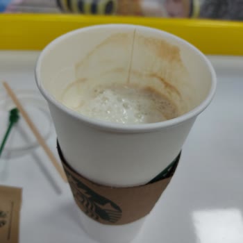 Starbucks'ta Büyük Boy Cappuccino Hayal Kırıklığı