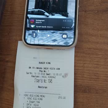 Burger King'de Soğuk Ve Bayat Burger Deneyimi