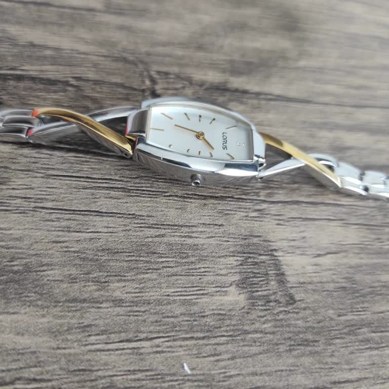 Garantili Saatin Tamirinde Ekstra Ücret Talebi