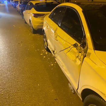 Gece Yarısı Moloz Aracının Çarptığı Aracımız İçin Çözüm Bekliyoruz