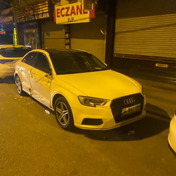 Gece Yarısı Moloz Aracının Çarptığı Aracımız İçin Çözüm Bekliyoruz