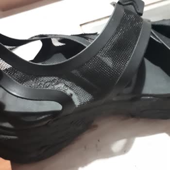 Sadece 10 Kez Giyilen Sandaletin Dikiş Yerlerinden Ayrılması Ve Üretim Hatası İddiası