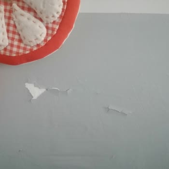 Kalitesiz Boya İle Mutfak Duvarında Hayal Kırıklığı