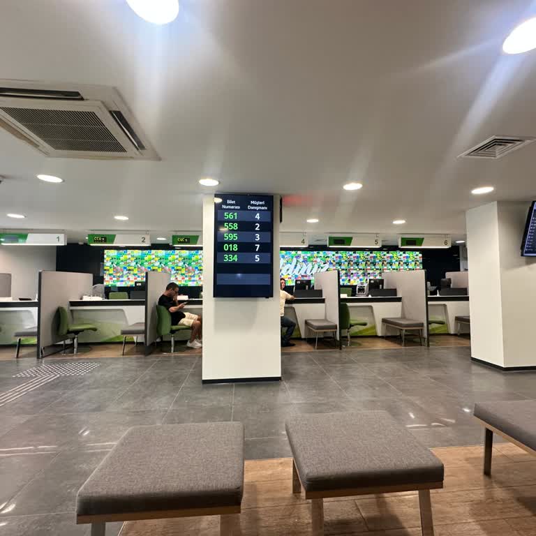 Garanti BBVA'da Saatlerce Bekleme Çilesi