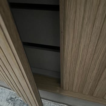 İstikbal Yatak Odası Takımında Dolap Kapakları Sorun Yaratıyor