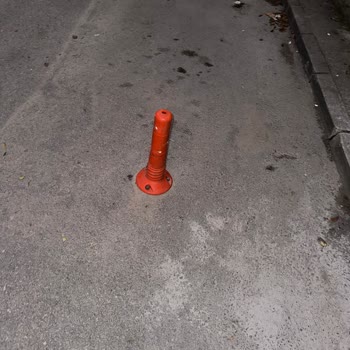 Mahallede İzinsiz Duba Yerleştirilmesi