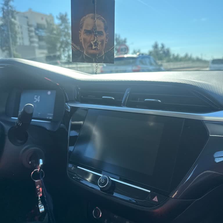 Opel Corsa 2023 Multimedya Ekran Sorunu Mağduriyeti