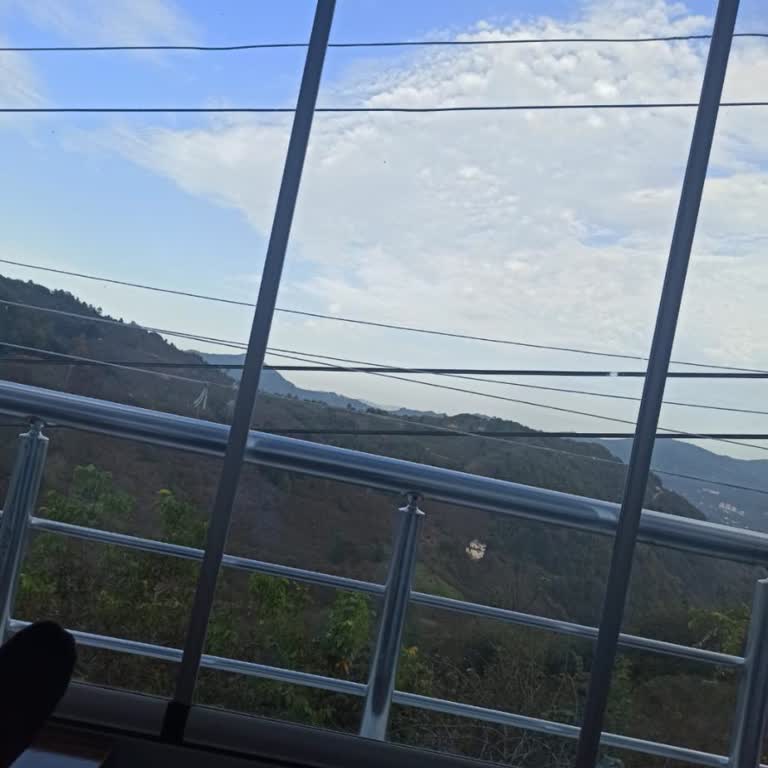 Elektrik Kabloları Tehlike Saçıyor