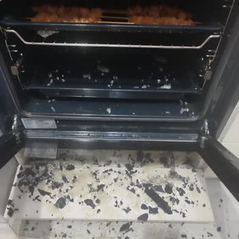 Patlayan Fırın Camı Ve Çözüm Sürecindeki Aksaklıklar