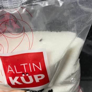 Altın Küp Markalı Toz Şeker Paketinden Sinek Çıkması