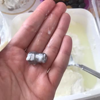 Yoğurt Paketinde Şok Edici Metal Parça