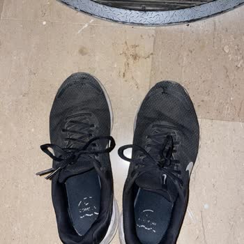 Dayanıksız Ayakkabı Ve Yetersiz Müşteri Hizmeti