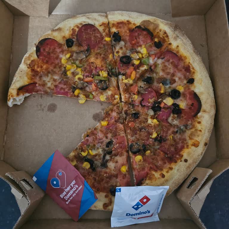 Domino's Pizza'da Sağlığı Tehdit Eden Koku Sorunu