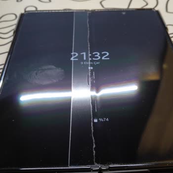 Sürekli Ekran Koruyucu Sorunu Ve Cihaz Değişim Talebi