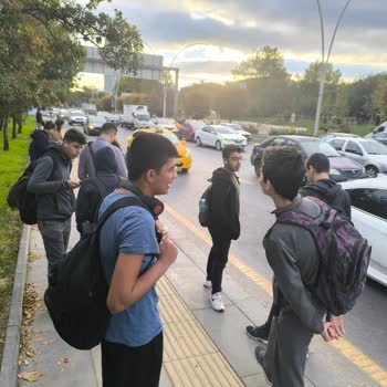 Ankara'da Bitmeyen Trafik Çilesi Ve Geciken Otobüsler
