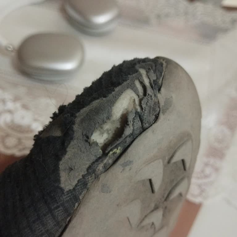 Güvenerek Aldığım Ayakkabı Kısa Sürede Parçalandı