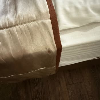 Forced to Pay for Dirty Room at Kars Hotel Kent Ani Despite Not Staying