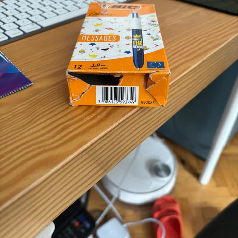 Amazon Boş Kalem Kutusu Ve İlgisiz Kargo Hizmeti!