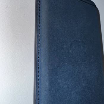 Apple MagSafe Cüzdan'da Renk Atması Sorunu