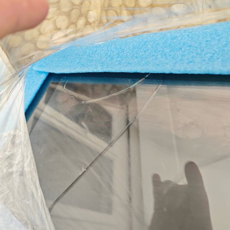 Türksan Şömine Kırık Cam Ve Ekstra Ücret Talebi!