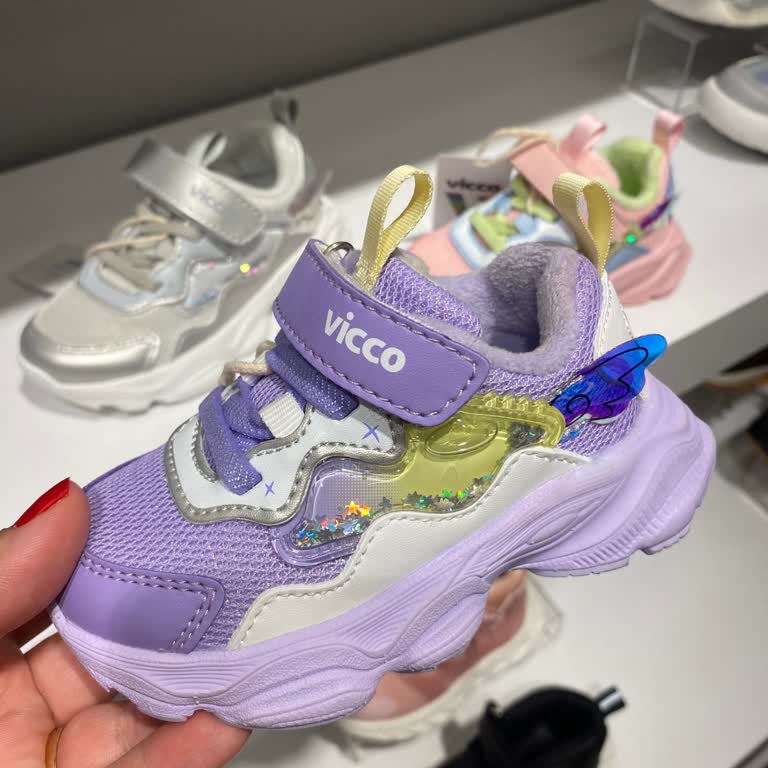 İlgisiz Mağaza Personeli