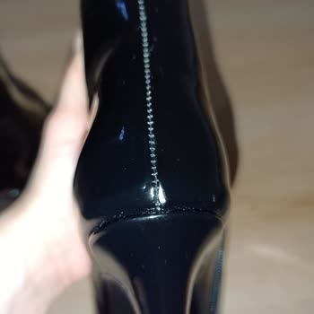 Ayakkabı Ateşi Yanlış Numara, Soyulma Ve Dengesiz Topuk Sorunlarıyla Hayal Kırıklığı