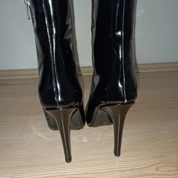 Ayakkabı Ateşi Yanlış Numara, Soyulma Ve Dengesiz Topuk Sorunlarıyla Hayal Kırıklığı