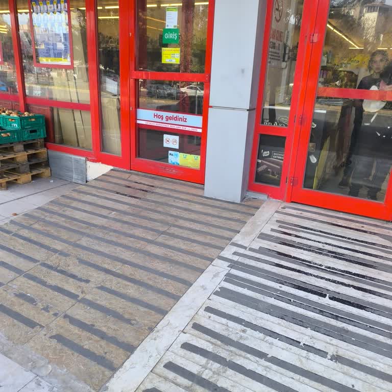 Antalya Kızılarık Şok Mağazasında Yaşanan Müşteri Memnuniyetsizliği