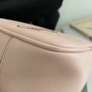 Calvin Klein Bag Damaged After 3-4 Uses – Poor Customer Service and No Resolution
