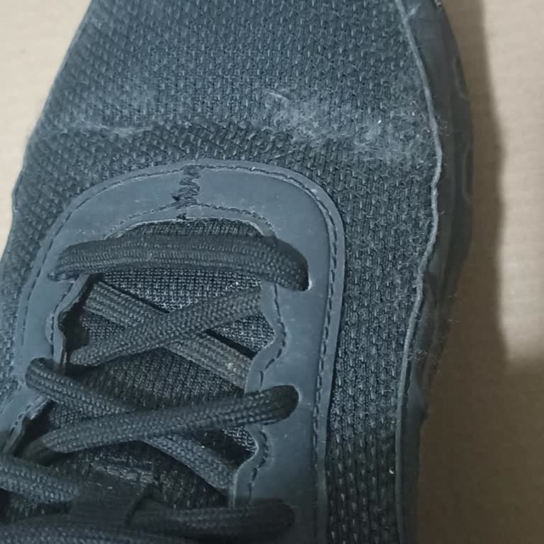 Reebok Ayakkabıda Tüylenme Sorunu