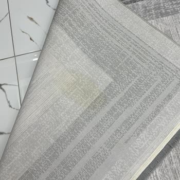 Halıdaki Sarı Lekeler Ve Satıcının İlgisizliği