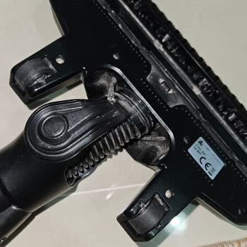 Kırılan Süpürge Başlığı Ve Ücretli Servis Sorunu