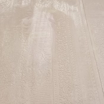 Leke Çıkarıcı Halıyı Pembeye Dönüştürdü