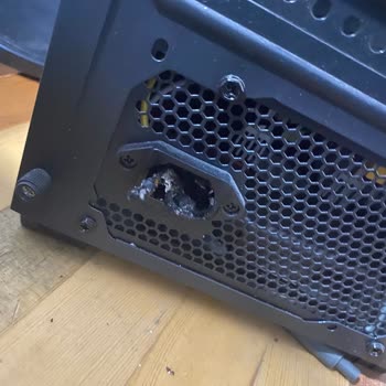 İzoly Bilgisayar Evimizi Yakmaya Çalışıyor