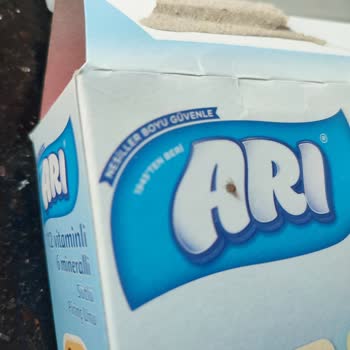 Bebek Ürününde Şok Edici Sinek Sürprizi