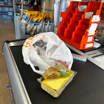 İzmit Migros'ta Bozuk Ürün Ve Eksik Personel Sorunu