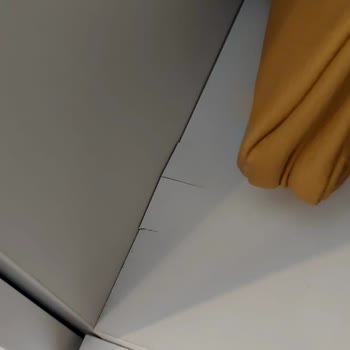 Garanti Kapsamındaki Kırık Gardırop Parçaları İçin Ücret Talebi