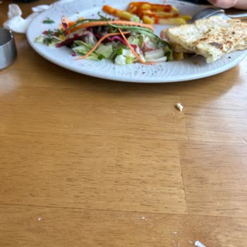 Baklavacı (Nejat) Güllüoğlu Çökertme Kebabı Çok Kötüydü Ve İçeceklerimiz Gelmedi!