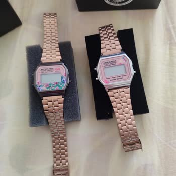 Bozuk Saatler Ve Yetersiz Hizmet