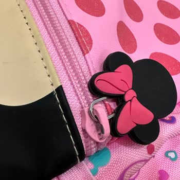 Kaliteli Denilen Çanta Bir Ayda Döküldü