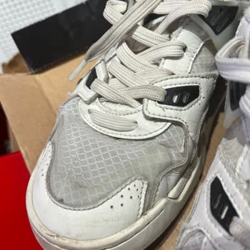 Lacoste Ayakkabıda Üretim Hatası Ve İade Sorunu