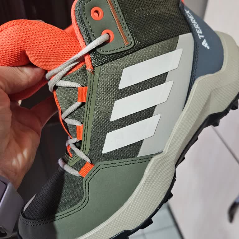 Su Geçiren Adidas Bot Hayal Kırıklığı