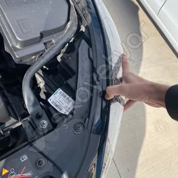 Renault Clio Bakımında Far Çatlağı Ve İlgisizlik