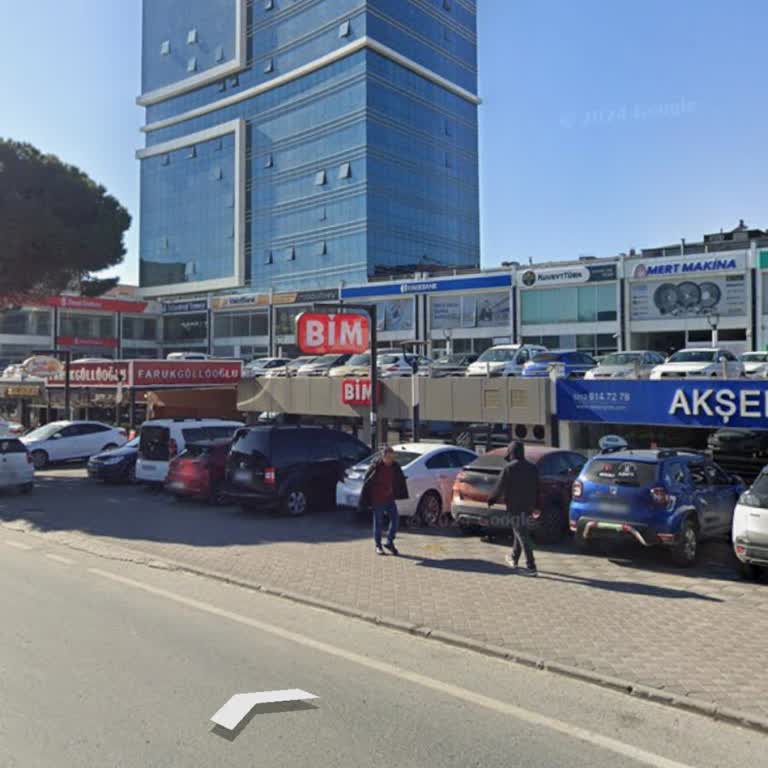 BİM Şubelerinde Hijyen Sorunu Ve Kedi Kokusu