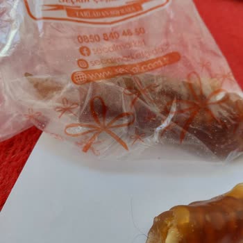 Cevizli Sucukta Hijyen Skandalı: Saç Çıktı!