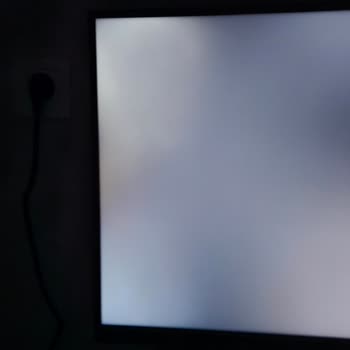 Asus Monitörde Işık Sızması Sorunu Ve İade Zorluğu